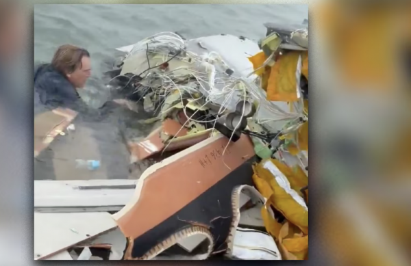 ‘No parecía que pudiera haber alguien vivo’: Hombre narra rescate en avión de la Marina que se desplomó